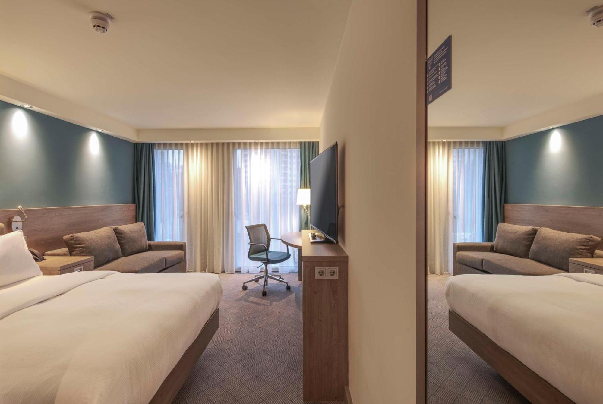 Hampton By Hilton Stuttgart City Centre Exterior foto