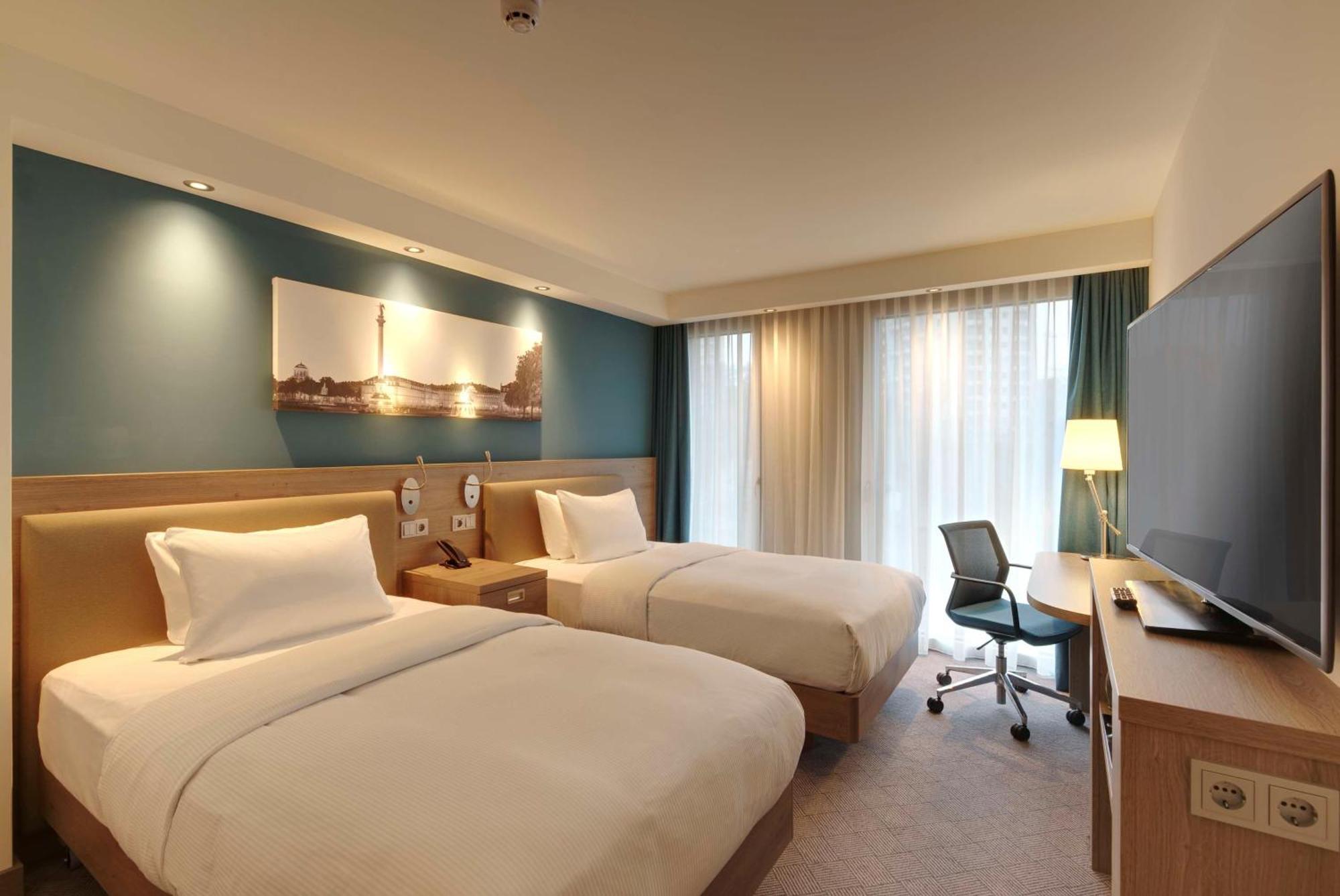 Hampton By Hilton Stuttgart City Centre Exterior foto