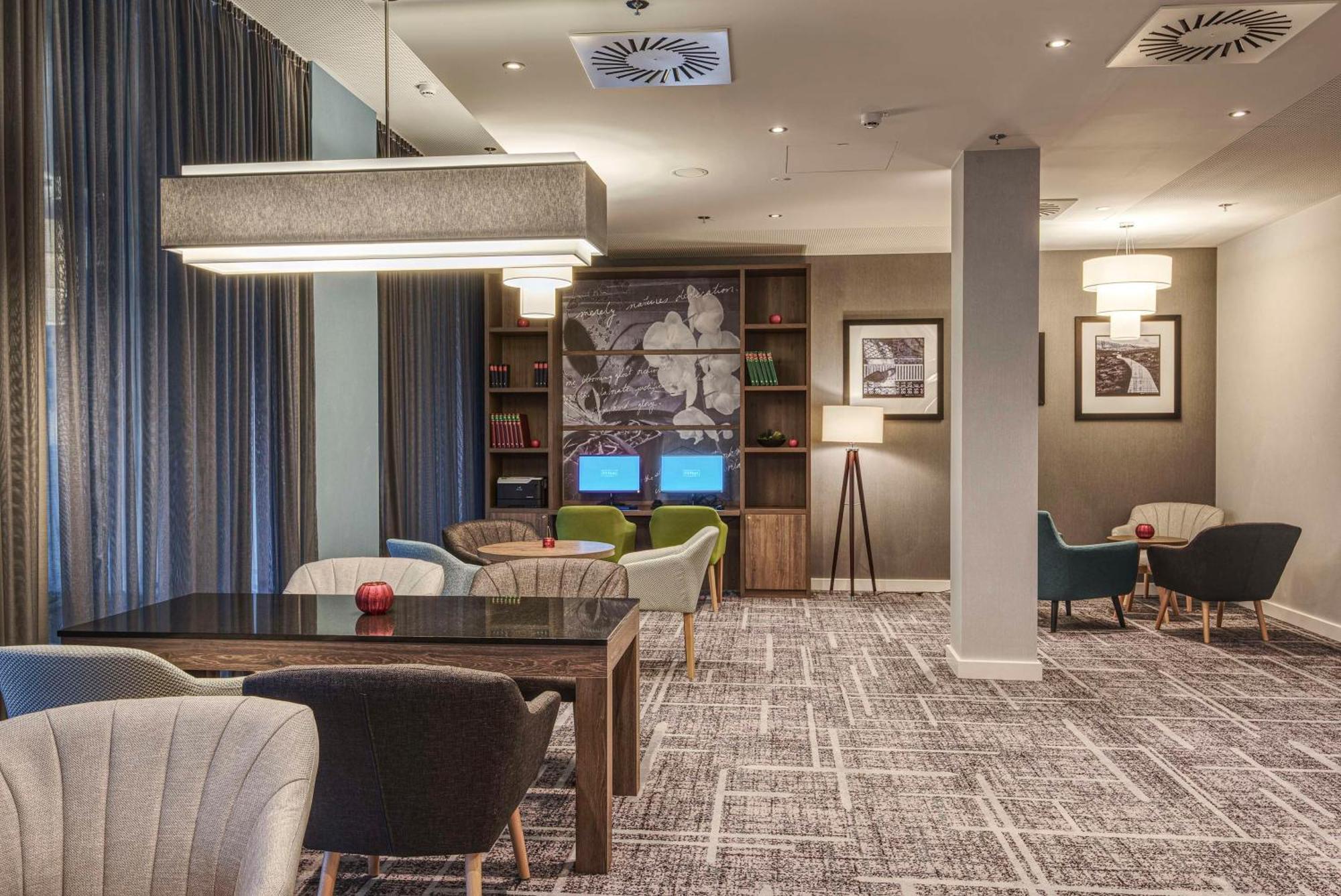 Hampton By Hilton Stuttgart City Centre Exterior foto